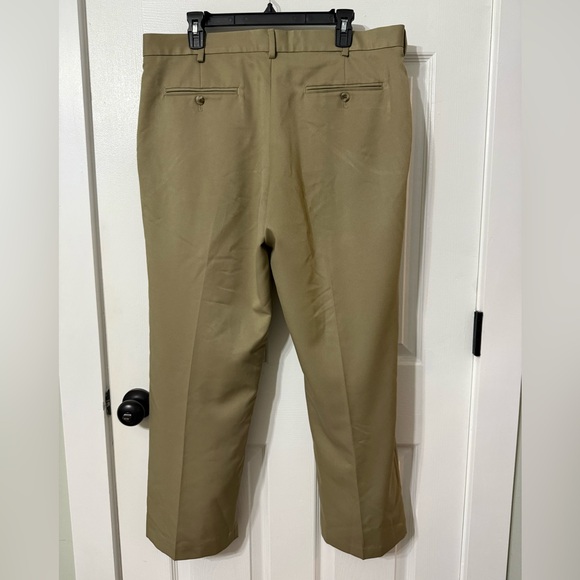 Van Heusen Slacks Size 36x29 - Picture 2 of 3